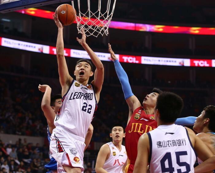 中场配置与 中场配置与